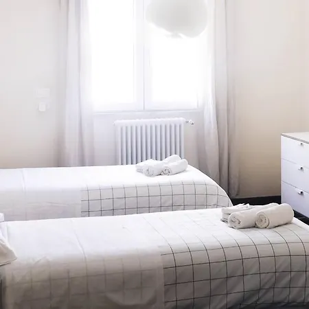 - Spazioso Nel Centro Di Apartment